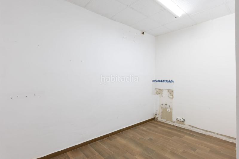 Foto 04b0fbbd-7c9f-49f5-bea4-28499a2dd0db. Locale commerciale in Malva Rosa Valencia