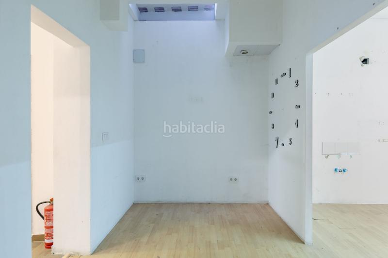 Foto f77a7803-77f4-4e4d-9bb6-5ba811a30354. Locale commerciale in Malva Rosa Valencia