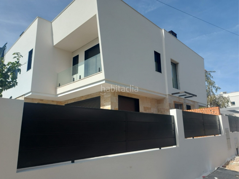Foto 251d5589-f678-4818-9348-10cc2772d148. Casa amb piscina a Estación Pozuelo de Alarcón