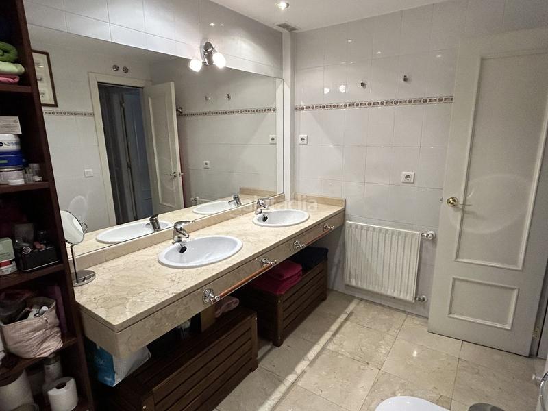 Foto 443045bd-a7ef-44e4-a40d-b04af49b2840. Casa chalet adosado en venta campo de las naciones en Madrid