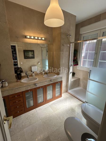 Foto b19fe0cb-267f-4931-afb0-2f93a28175b7. Casa chalet adosado en venta campo de las naciones en Madrid