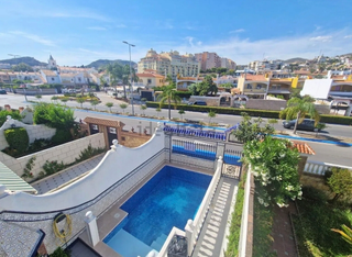 Maison jumelée à La Cala del Moral. Chalet adosado en venta  rincón de la victoria