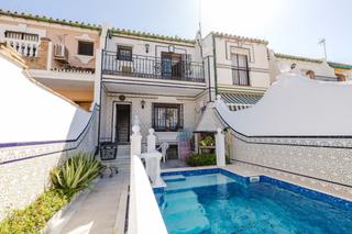 Reihenhaus in La Cala del Moral. Chalet adosado en venta  rincón de la victoria