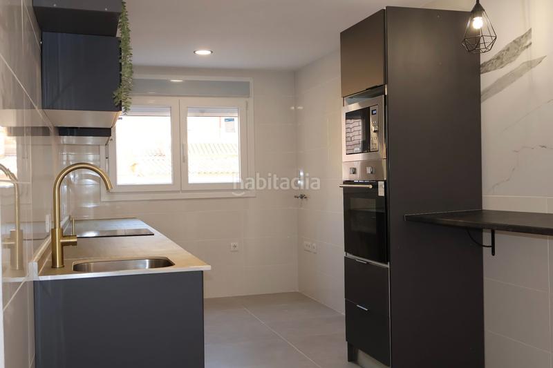 Foto 2a756349-a6d3-47c6-85a9-df00cc0efea7. Reihenhaus mit heizung in Yuncos