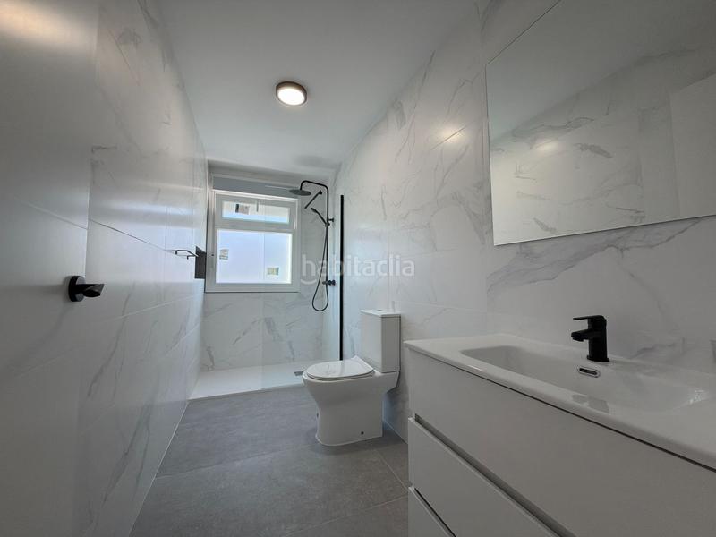 Foto 4b989e70-3117-45a0-9b38-7d6f09612623. Reihenhaus mit heizung in Yuncos