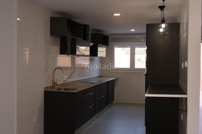 Foto 98d93638-30f0-4e23-b04f-0302c4964296. Reihenhaus mit heizung in Yuncos