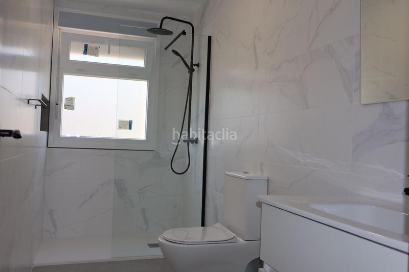 Foto a7ae230a-fd34-4e5c-85e0-7617788e2e4f. Reihenhaus mit heizung in Yuncos