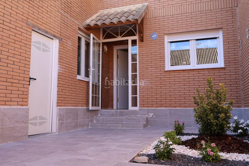 Foto d0ad8f46-125d-4c66-9d61-f3cb8d2a3af3. Reihenhaus mit heizung in Yuncos