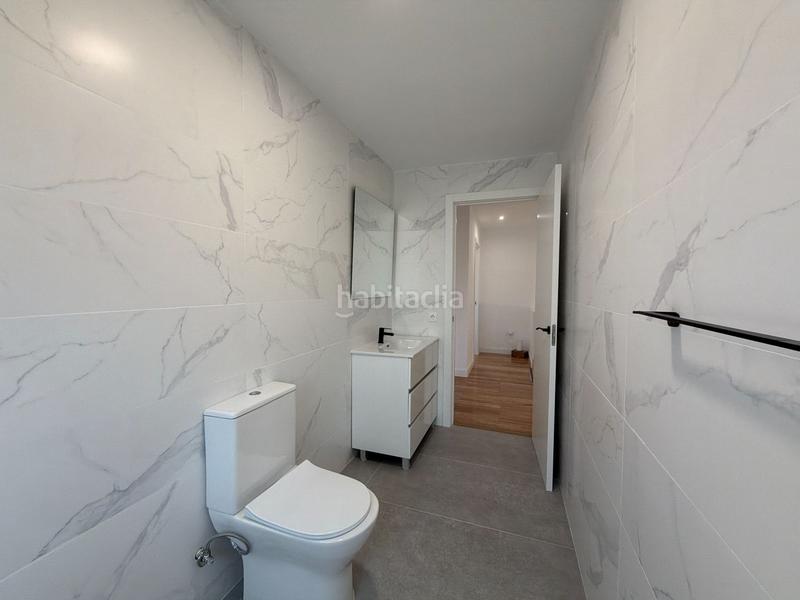 Foto e20e0e1e-5e16-4d5a-9ee1-12ef35eb068b. Reihenhaus mit heizung in Yuncos