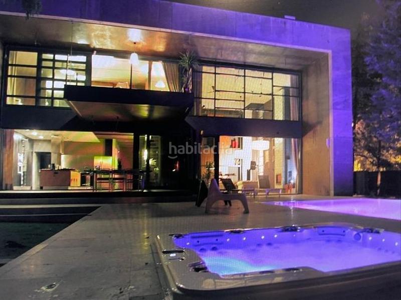 Foto 25bbdee6-2e67-4acc-866c-70847eaeb57e. Rent house with pool in Valdemarín Madrid