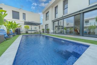 Casa a Monte y Mar. Independiente en venta  santa pola