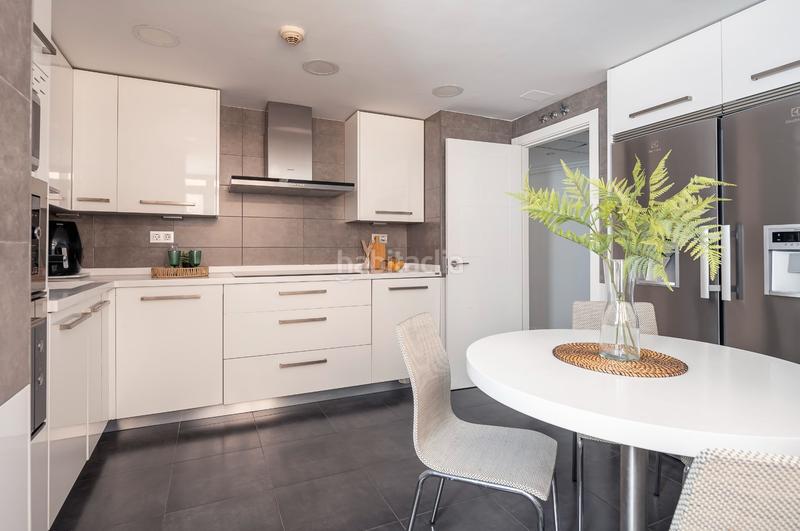 Foto 5ffdb7cc-e644-45f0-86fe-134970e24915. Appartamento con riscaldamento piscina in Corralejos-Campo de las Naciones Madrid