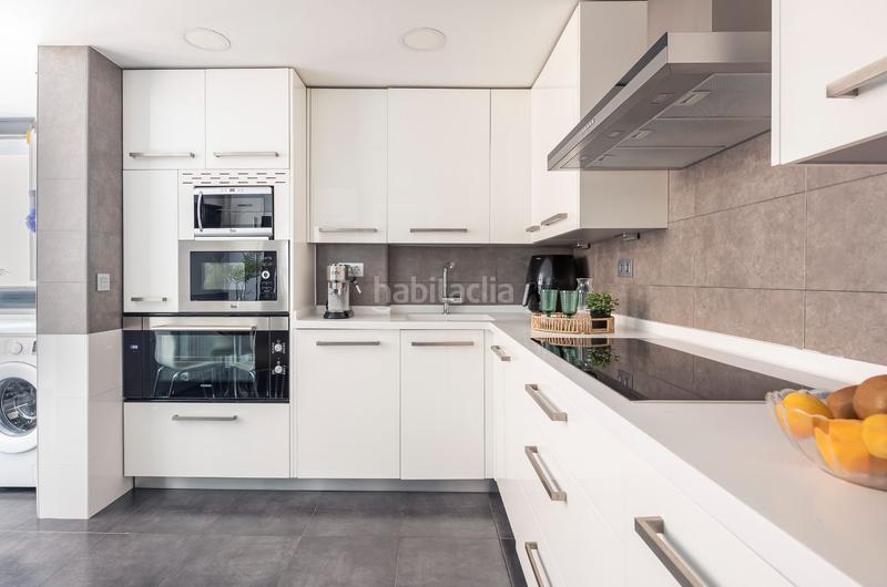 Foto c49e8fdf-38a3-4bdd-b870-a8668d2854a7. Appartamento con riscaldamento piscina in Corralejos-Campo de las Naciones Madrid