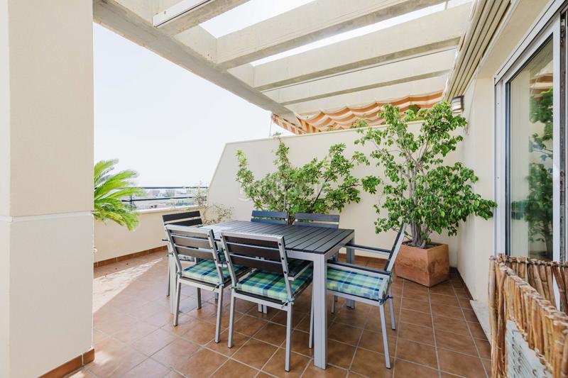 Foto 1c3db78d-d46c-41da-a210-bbaeb446cc00. Ático  en venta en El Pinillo Torremolinos