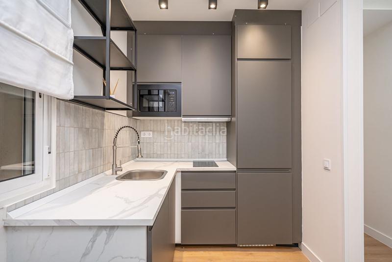 Foto b2d88065-e706-4cfc-a49b-f22b39fea92c. Piso  en venta nuevos ministeriosríos rosas en Madrid