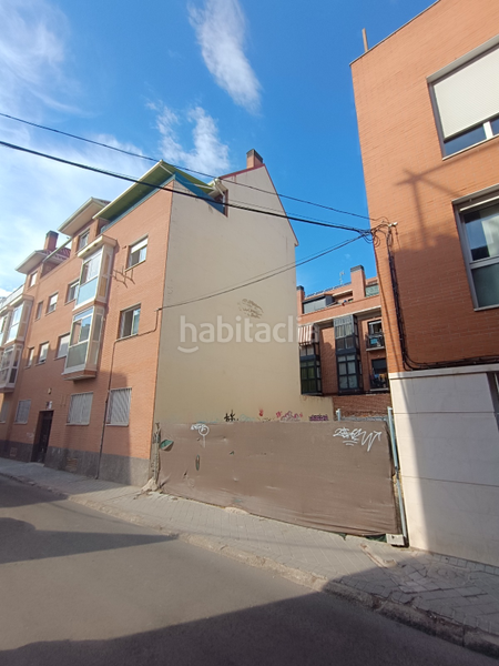 Foto c05aab3d-8296-4df4-8a98-a3290dffec0a. Terreny residencial a Puerta Bonita Madrid