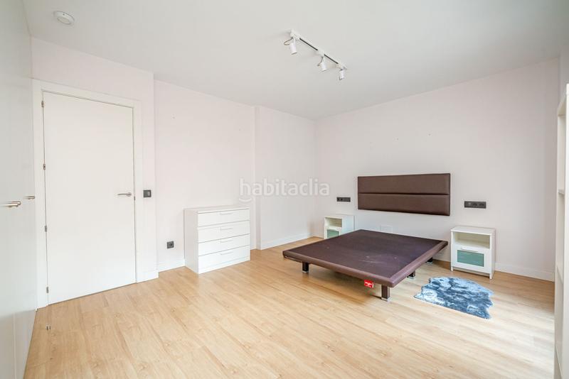 Foto 0e76ee81-8b9b-41c2-b03f-6cc2836469d9. Pis amb calefacció piscina a Embajadores-Lavapiés Madrid