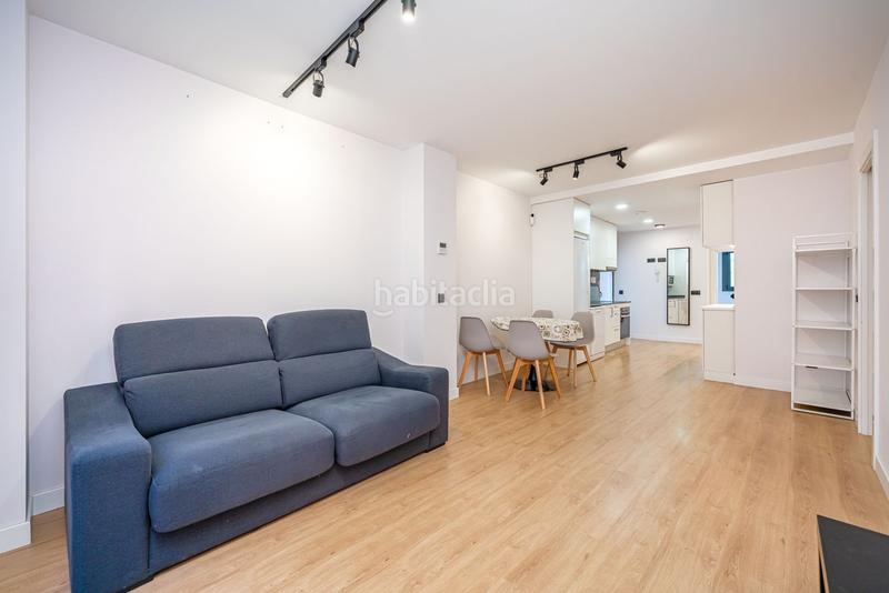 Foto eb6ada2d-3c95-4c33-aeb0-30cbb6a1fbb1. Pis amb calefacció piscina a Embajadores-Lavapiés Madrid