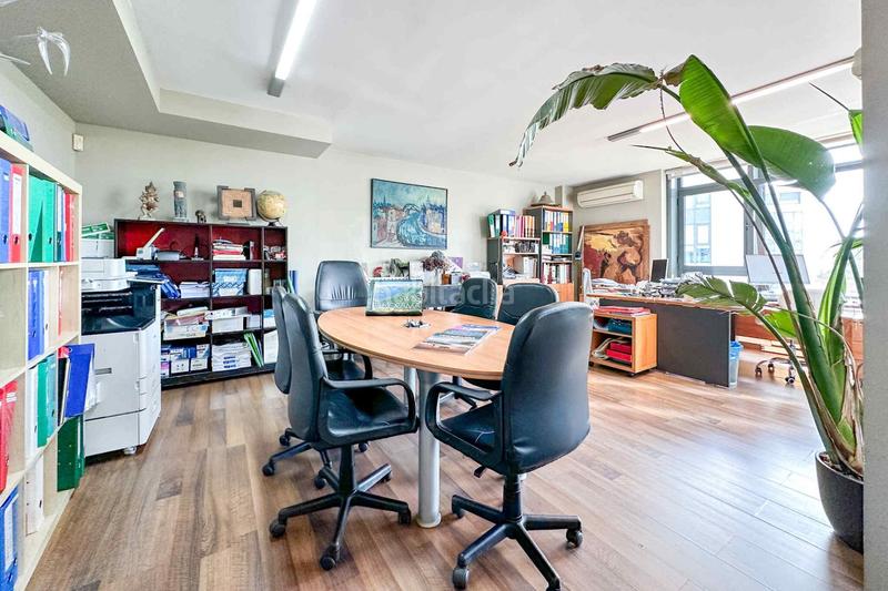 Foto 140c445a-f33f-45fe-98c6-872dc605b5ef. Office space with heating in Sanchinarro Madrid