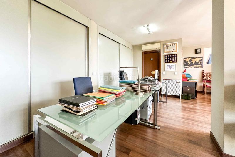 Foto 2539a287-c7bc-4ca2-b5c4-48e6e6d000b2. Office space with heating in Sanchinarro Madrid