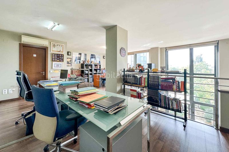 Foto 5fd65ba7-e83c-496f-8e0e-13df97bd7e53. Office space with heating in Sanchinarro Madrid