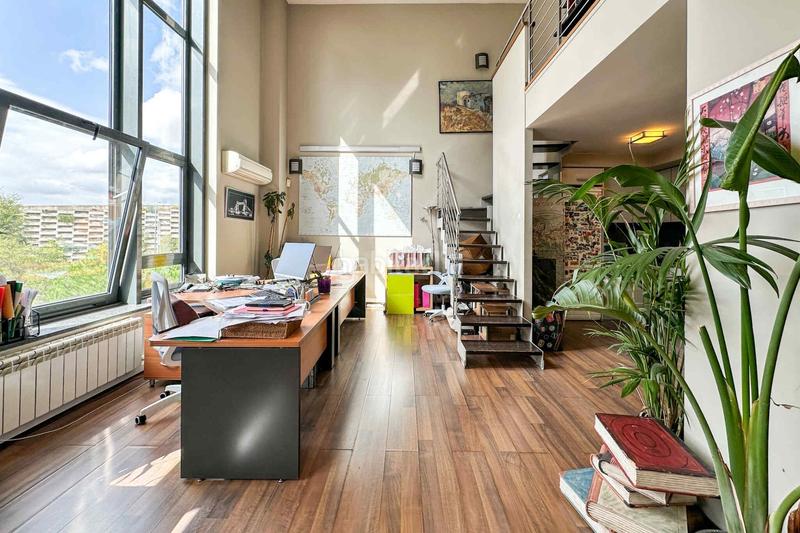 Foto 7a146bcf-565c-418b-8a15-5609db7ecd64. Office space with heating in Sanchinarro Madrid