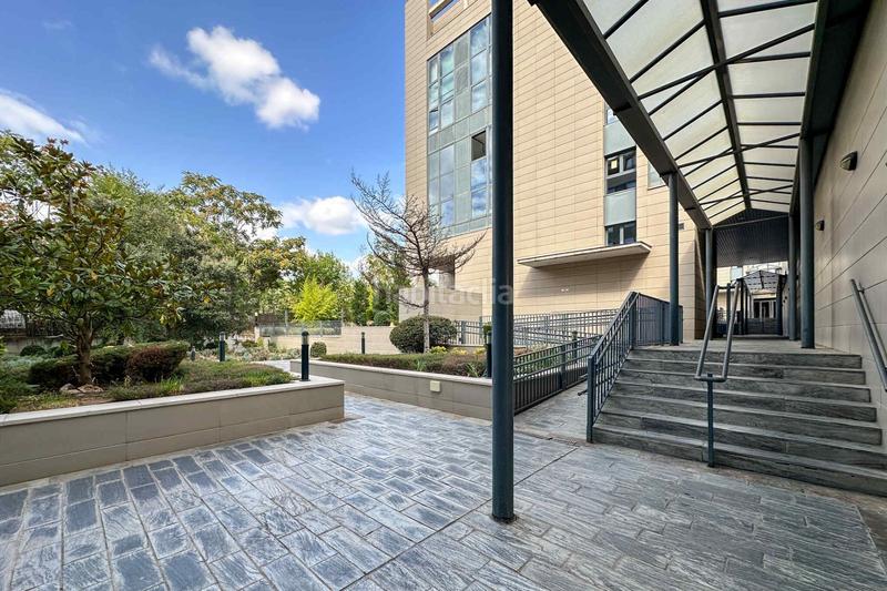 Foto 9607b51b-d165-414d-afdb-190a8c442f2b. Office space with heating in Sanchinarro Madrid