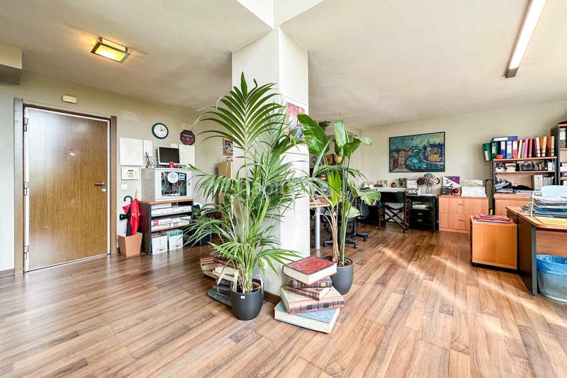 Foto a6ecaa51-8793-465f-a809-cd5dea4540b6. Office space with heating in Sanchinarro Madrid