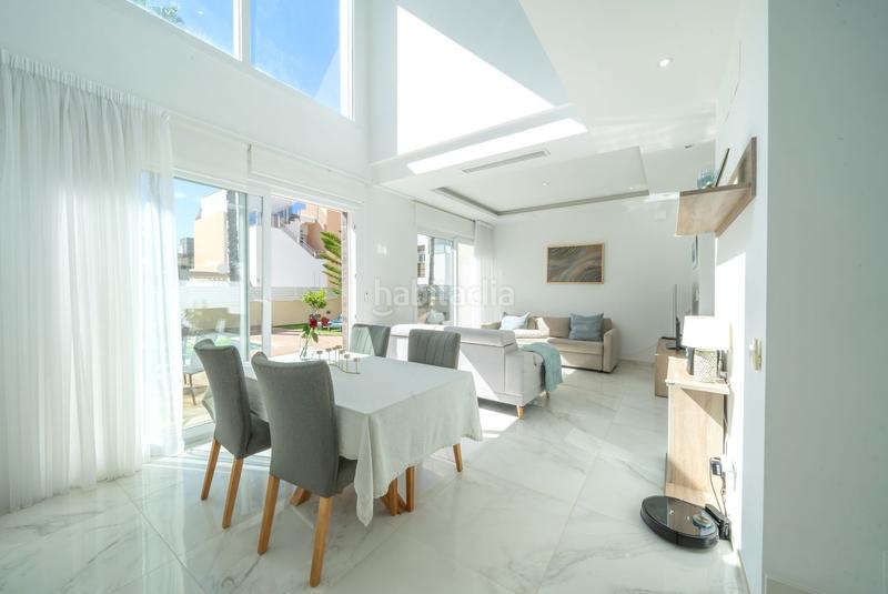 Foto 400bacf6-3f6f-43f3-b72d-c3efc041b2fc. Casa  en venta , alicante en Zona los Frutales Torrevieja