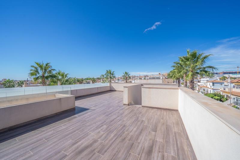 Foto 6db4a672-e13d-427f-8301-8248f13591f9. Casa  en venta , alicante en Zona los Frutales Torrevieja