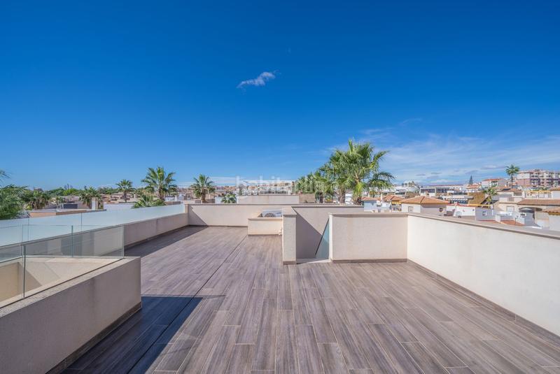 Foto 95707adf-a534-48aa-bcbe-a9d828a1cd86. Casa  en venta , alicante en Zona los Frutales Torrevieja