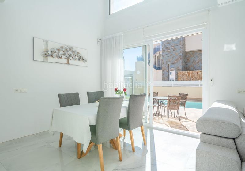 Foto 9657f2a1-b751-4f15-89e8-67ed14da77fc. Casa  en venta , alicante en Zona los Frutales Torrevieja