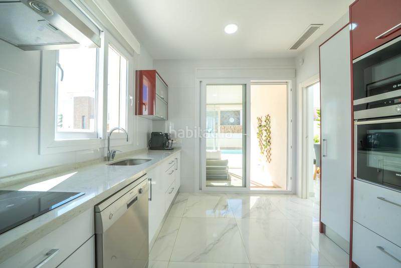 Foto b5f66d61-4810-41dc-bee2-89297e6ea509. Casa  en venta , alicante en Zona los Frutales Torrevieja