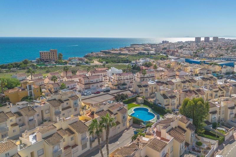 Foto decae9b1-bdea-41e7-8296-3c9c14ad35c4. Casa  en venta , alicante en Zona los Frutales Torrevieja