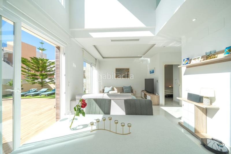 Foto fc57a7ff-c081-4a4b-87ce-a19ba9d0c78a. Casa  en venta , alicante en Zona los Frutales Torrevieja