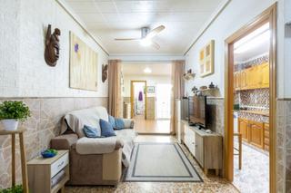 Casa a Zona la Ermita. Chalet adosado en venta  torrent, valencia
