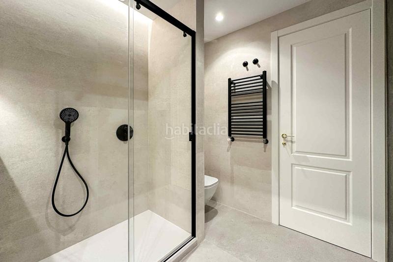 Foto 4b42cbf4-f7ad-40f0-a600-70833141fd88. Rent flat with heating in Argüelles Madrid