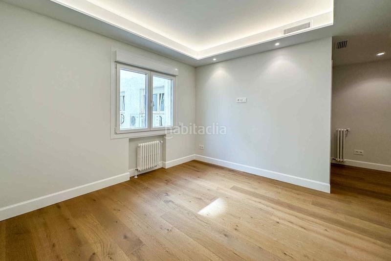 Foto c1036e50-92ac-4fed-9eac-271772c63601. Rent flat with heating in Argüelles Madrid