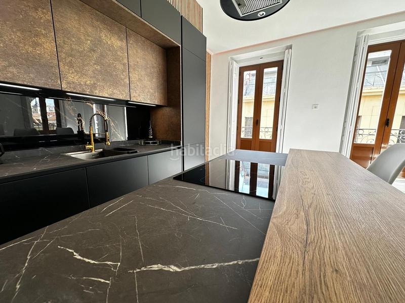 Foto c60588f9-4c88-46aa-a736-f69dd2632752. Etagenwohnung in Sol Madrid