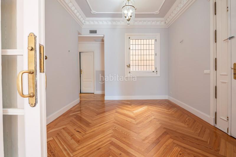 Foto a414dbf2-8b0f-470e-a09b-872d35a19fea. Miete etagenwohnung mit heizung in Recoletos Madrid