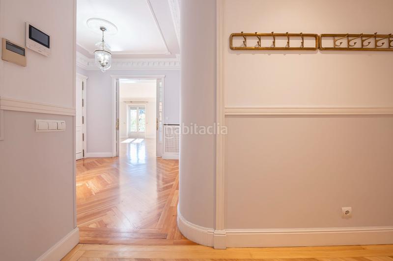 Foto 3d6279ca-8ed7-49c6-af84-b1050adf7288. Rent flat with heating in Recoletos Madrid