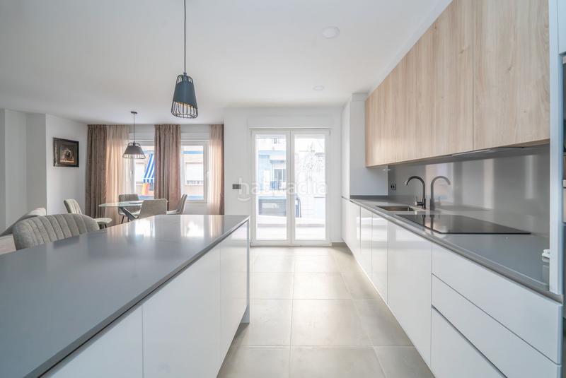 Foto dcd1ae64-f0d0-47b3-be20-80f7a2973193. Edifici a Centro - Muelle Pesquero Torrevieja