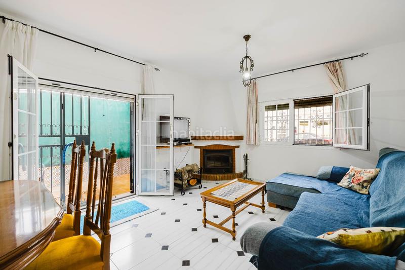 Foto b8dec1f9-a86e-4571-ac38-7e5085cc7cf3. Casa adossada a Urbanización Santa Rosa Torrox