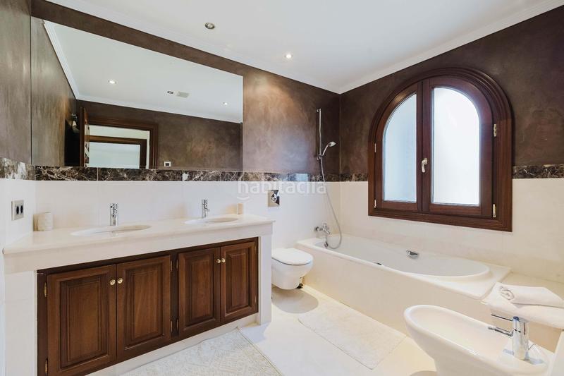 Foto 3dd2a1f5-fbd1-42ff-9db8-6cf79389fe1b. Lloguer xalet amb piscina a Los Flamingos Benahavís