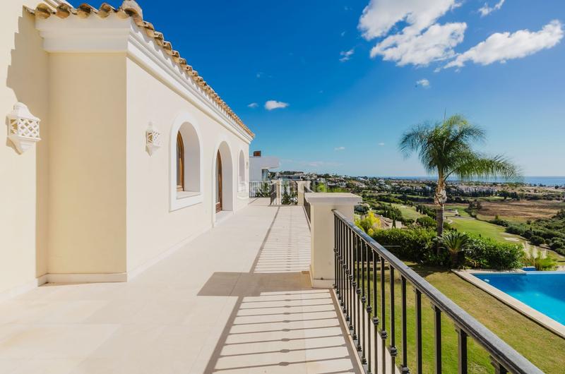 Foto b6909066-0f4b-4b13-ad7a-27cab27b2682. Rent chalet with pool in Los Flamingos Benahavís