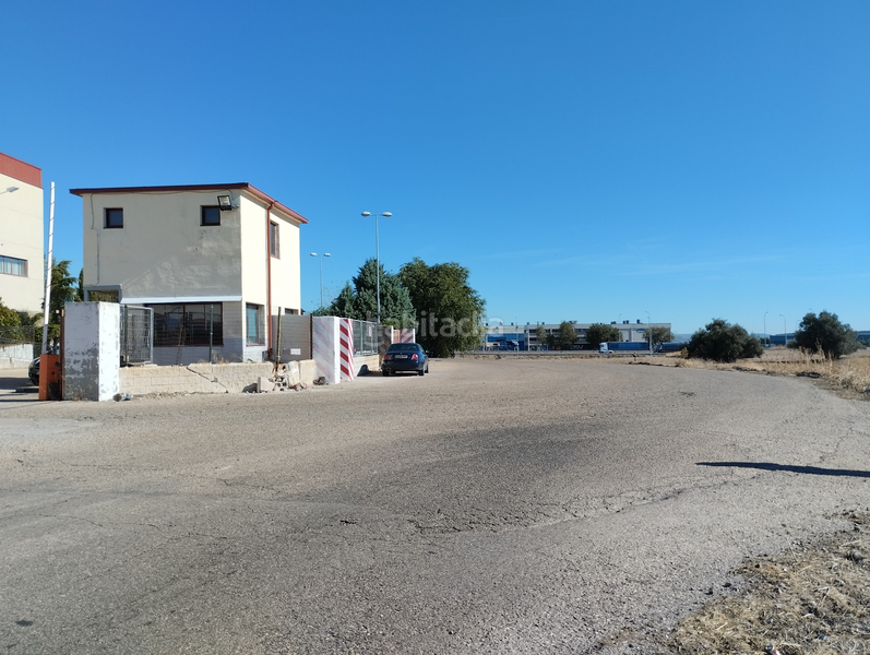 Foto 7758dd72-2d93-477d-a2fd-16a4f3e4dd5e. Terreno residencial parcela industrial en venta ciempozuelos en Valdemoro