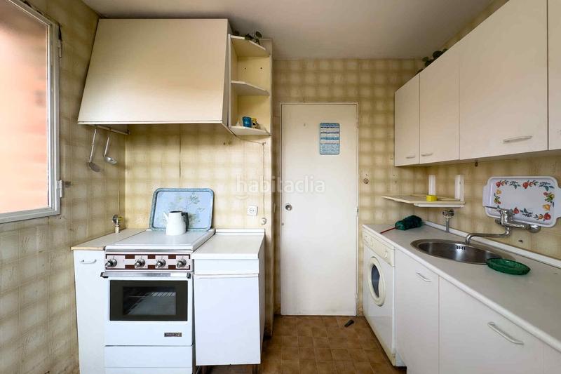 Foto cd22ff80-65d9-4090-ab58-b2f1a0c3d2c1. Piso  en venta Entrevías, en Entrevías Madrid