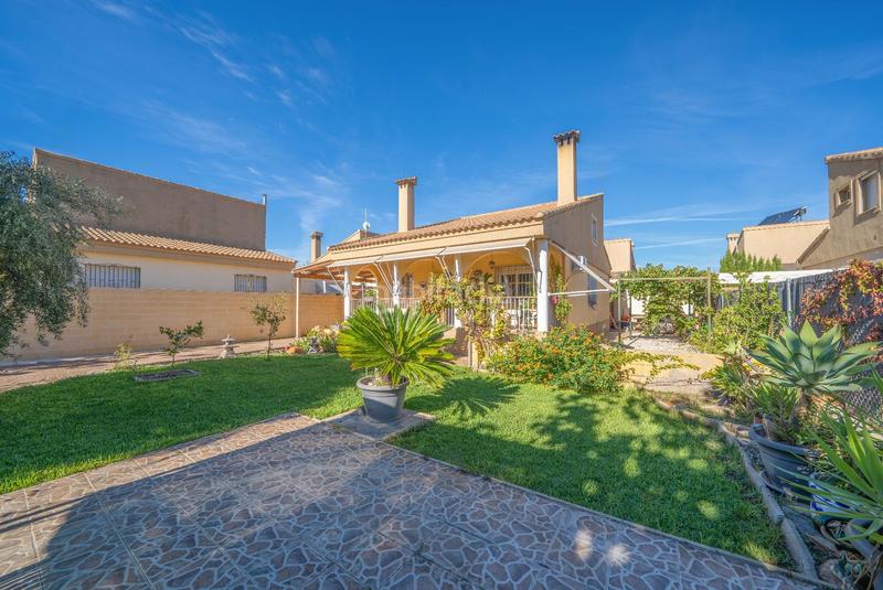 Foto 49806a3a-e304-40fe-b37f-cc04c48c63c5. Casa a La Huerta Mutxamel