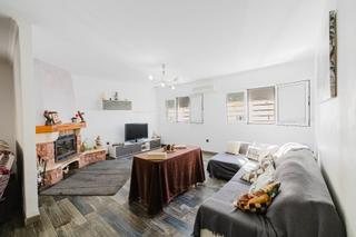 Maison à Hispanidad - Vivar Téllez. Chalet pareado en venta  vélezmálaga