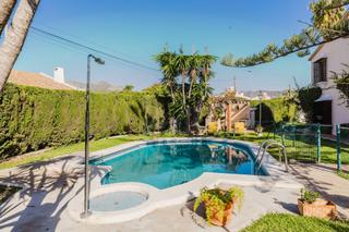 Maison à El Candado. Casa independiente en venta  el candado, málaga